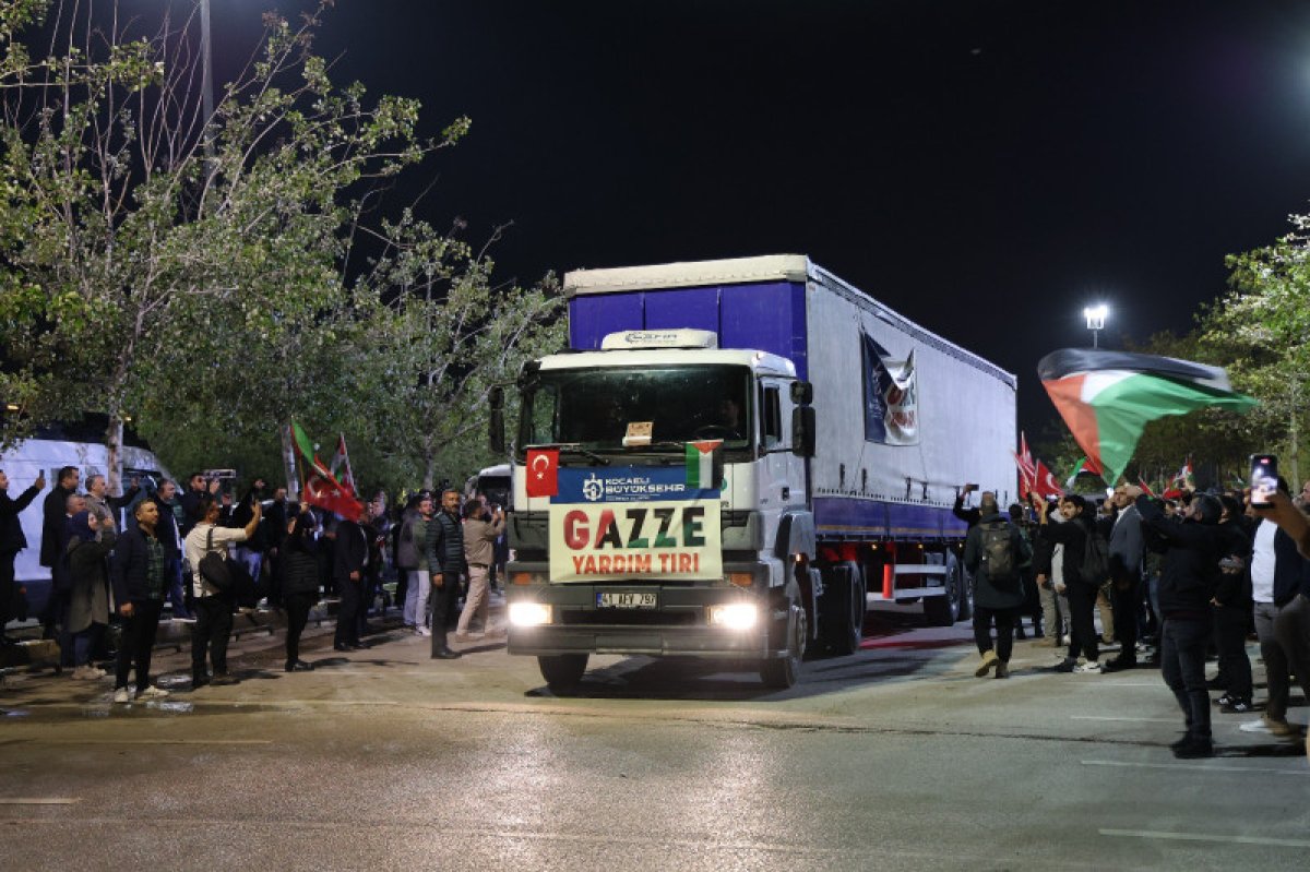 Büyükşehir’in ilk yardım tırları Gazze’ye yola çıktı