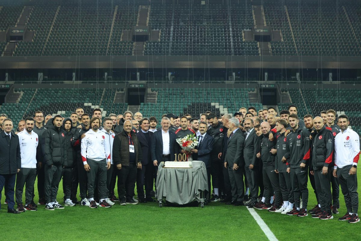 Tarihi maç öncesi Milli Takım'a moral verdiler