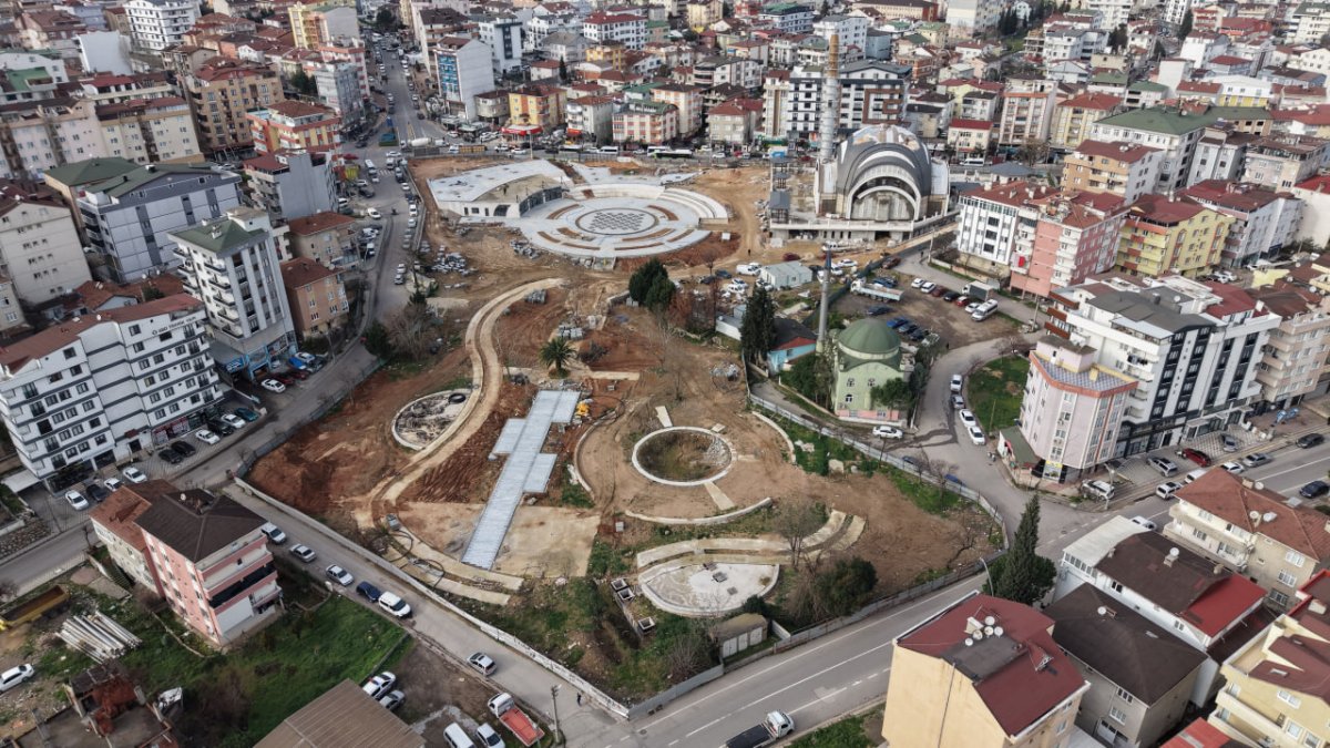 Kent Meydanı’nda çalışmalar tam gaz devam