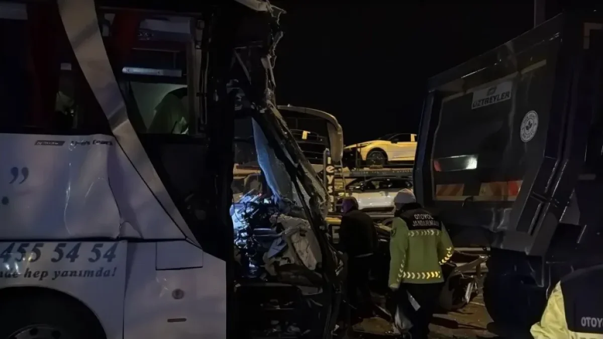 TEM Otoyolu’nda Zincirleme Kaza: 1 Ölü, 19 Yaralı!