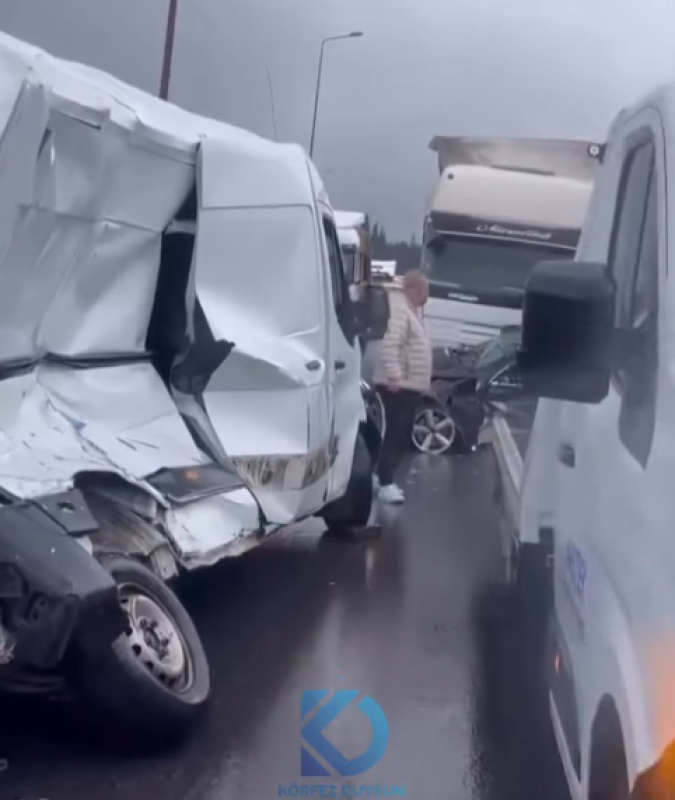 SON DAKİKA ! İzmit - Anadolu Otoyolu İstanbul istikametinde trafik kazası meydana geldi.