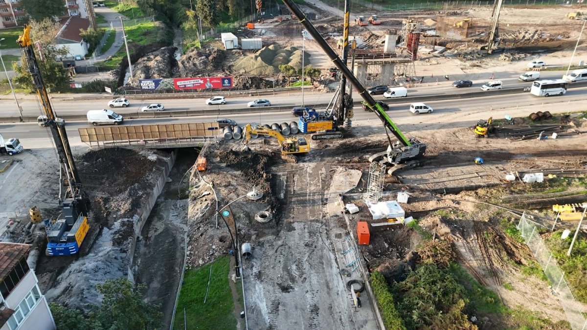 Başkan Büyükakın, Başiskele  Kavşağı'nda son durumu açıkladı