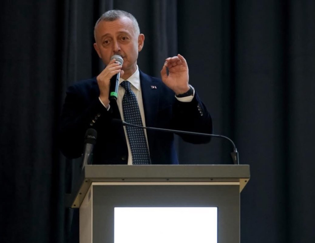 Büyükakın geleceğin lider adayları ile bir araya geldi