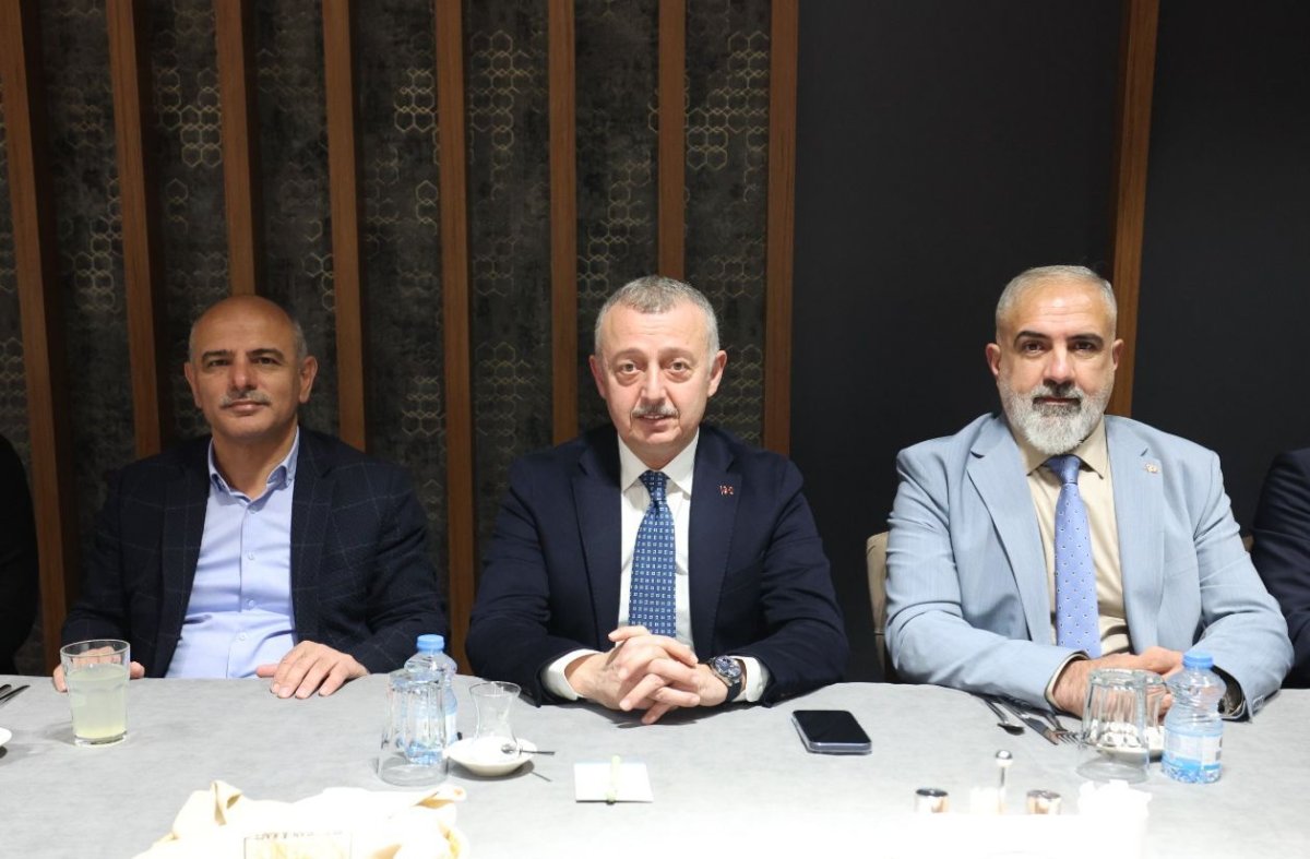 Büyükakın: İstişare eden yanılmaz