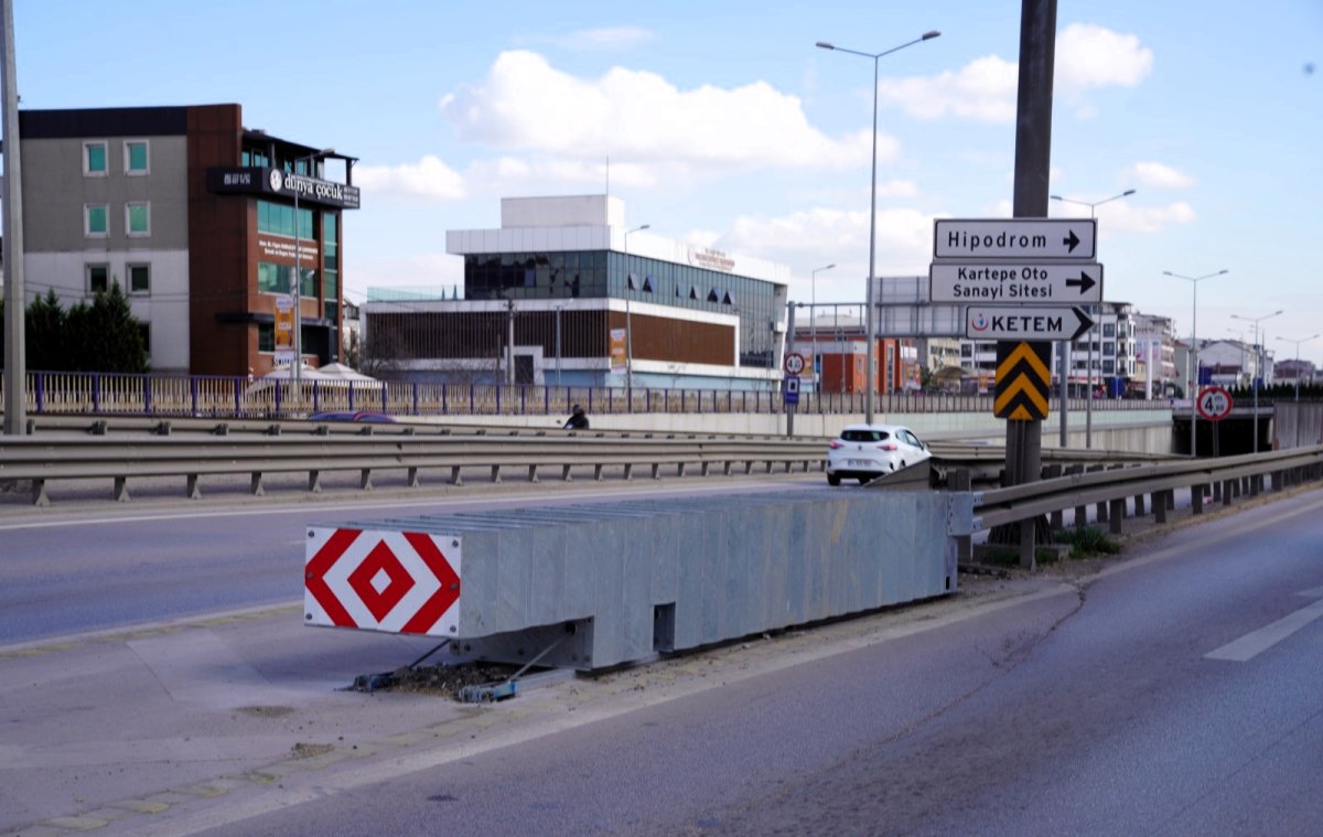 Büyükşehir’den 6 noktaya “Çarpışma Yastıkları”