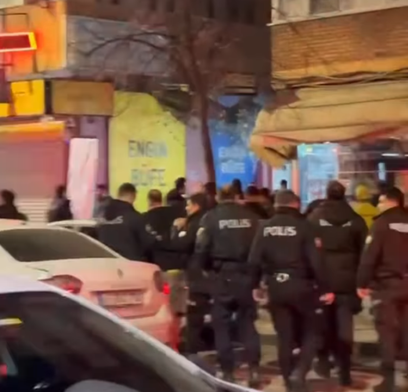 Körfez’de bıçaklı kavga!