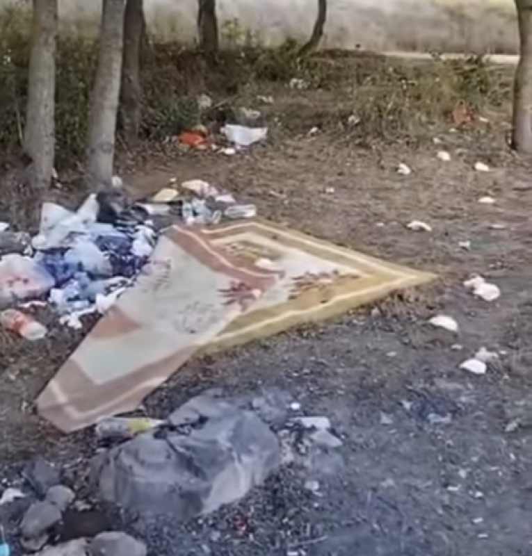 İLİMTEPE’DE ÇEVRE KİRLİLİĞİNE TEPKİ: “YİYİP İÇİP GİTMEK İNSANLIĞA SIĞMAZ”