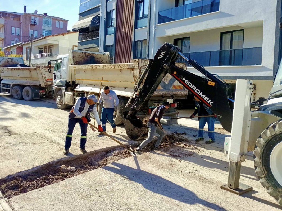 Körfez’de yol iyileştirme çalışmaları sürüyor