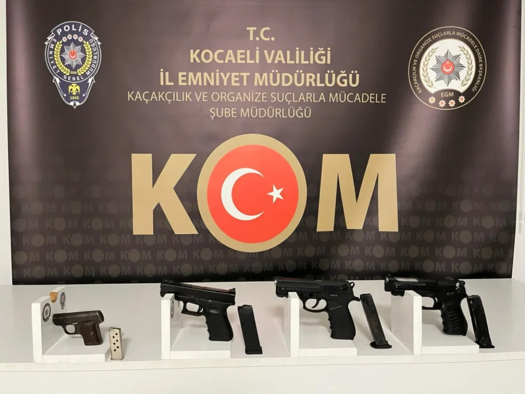 Körfez ve Başiskele’de 3 Kişi Silahlarla Yakalandı!