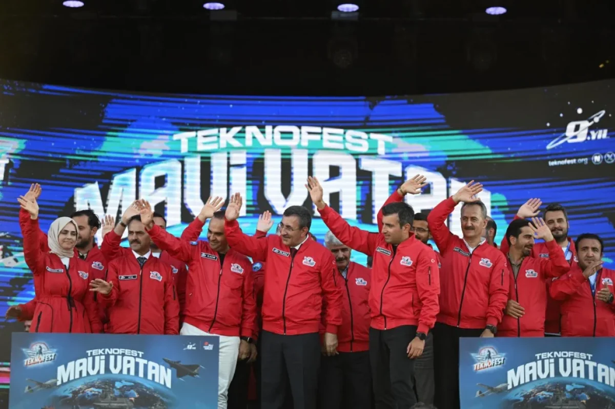 TEKNOFEST Mavi Vatan kapanışı Gölcük’te yapıldı