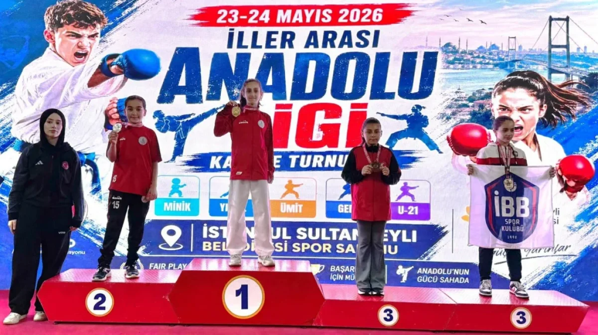 Körfezli karateciler İstanbul’dan madalyalarla döndü