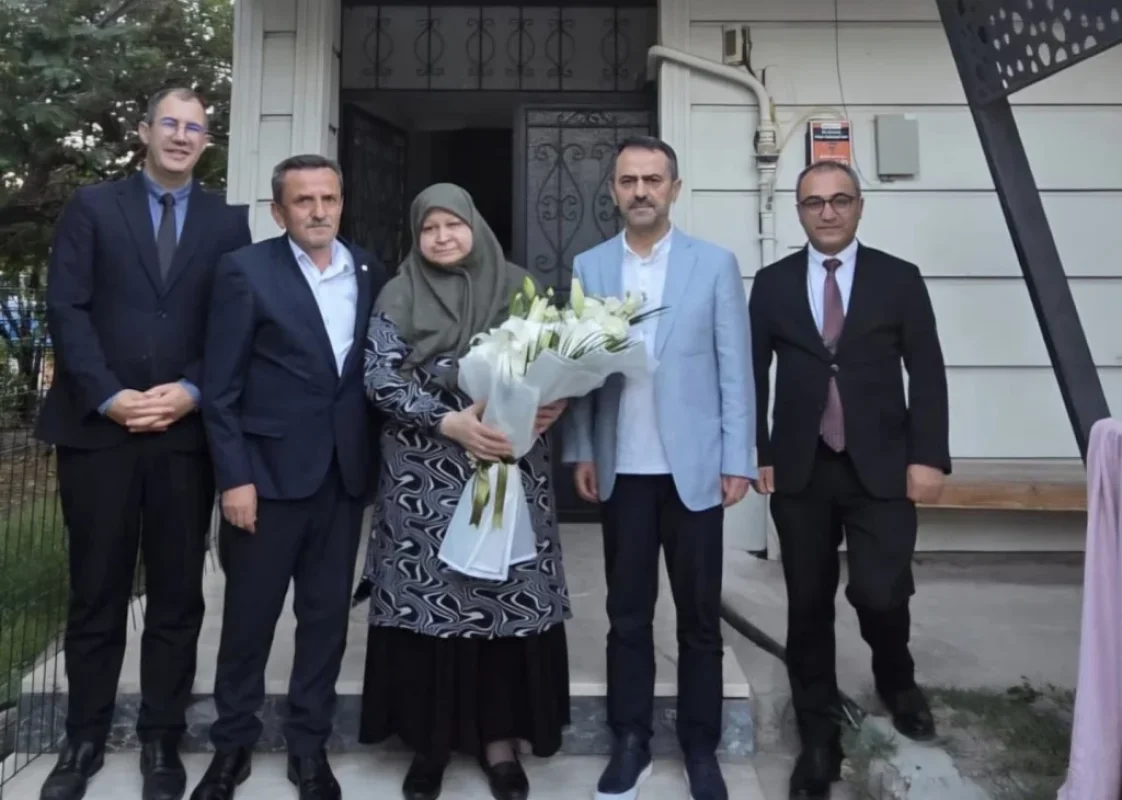 Vali Aktaş’tan şehit babasına Babalar Günü ziyareti