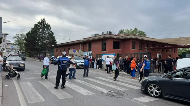 Kocaeli’de zabıtadan okul önlerinde sıkı önlem