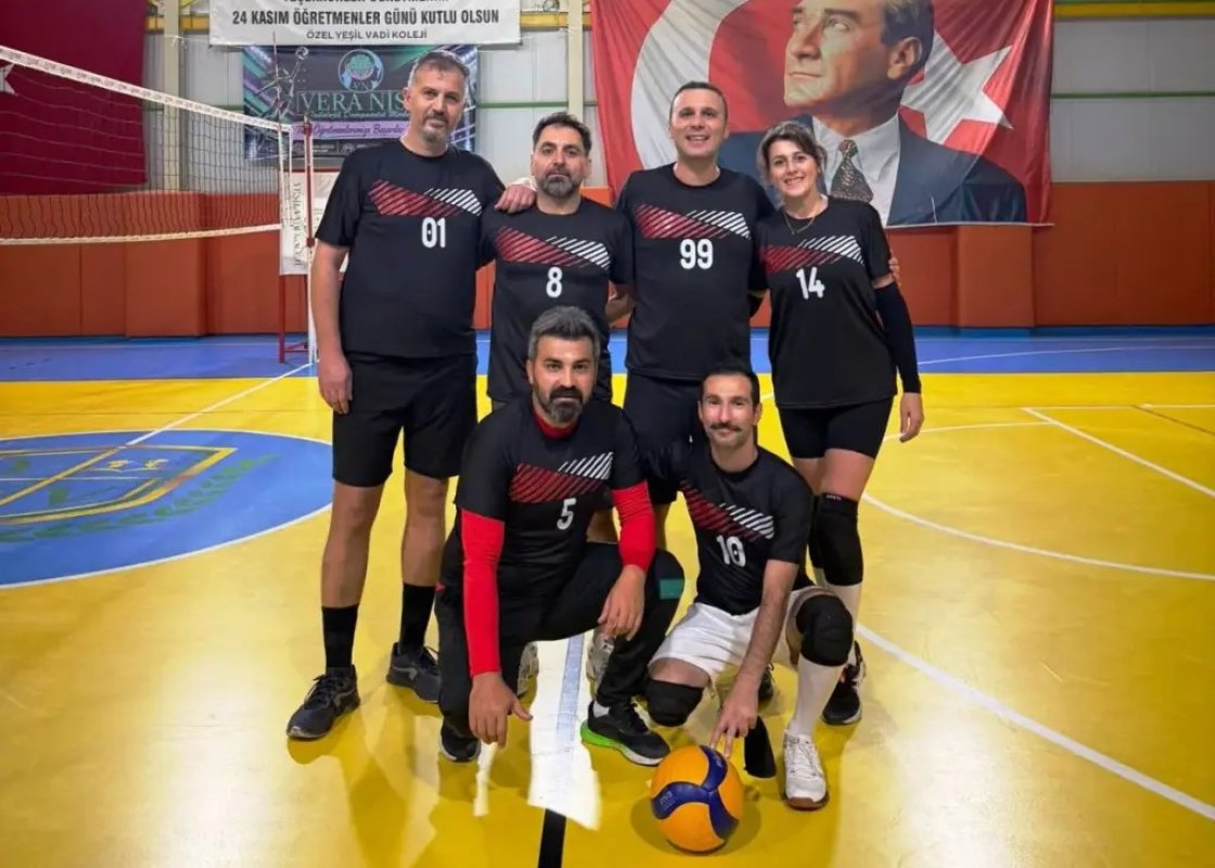 Körfezli öğretmenler file önünde yarışıyor