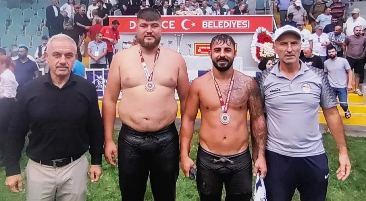 Körfezli pehlivanlardan çifte madalya
