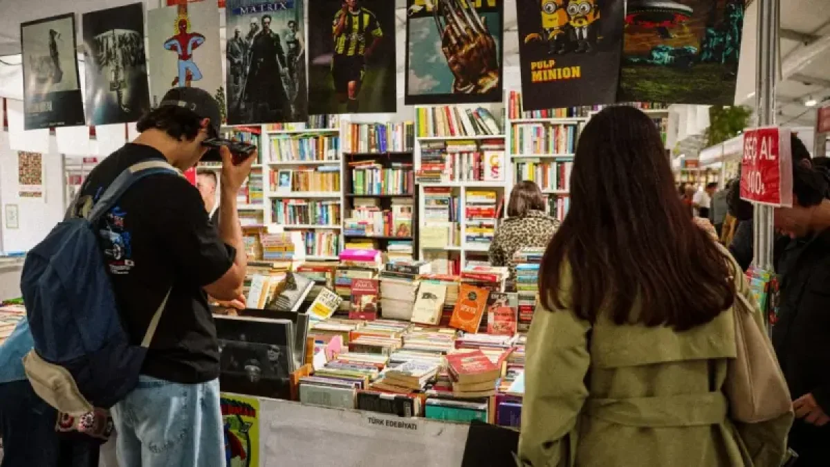Sahaflardaki kitaplar geçmişin izini taşıyor