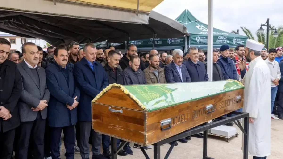 Sele kapılan eski muhtar toprağa verildi