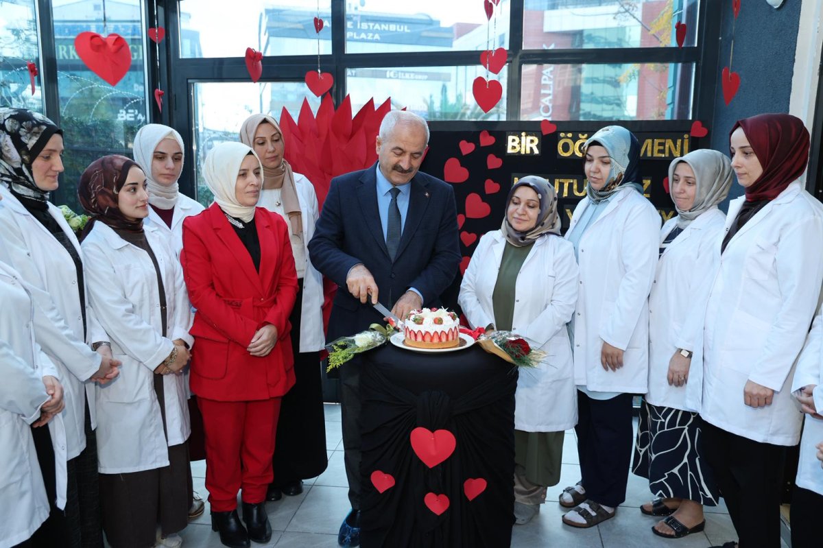 Başkan Büyükgöz, Güzide Kreş’te Öğretmenler Günü’nü Kutladı