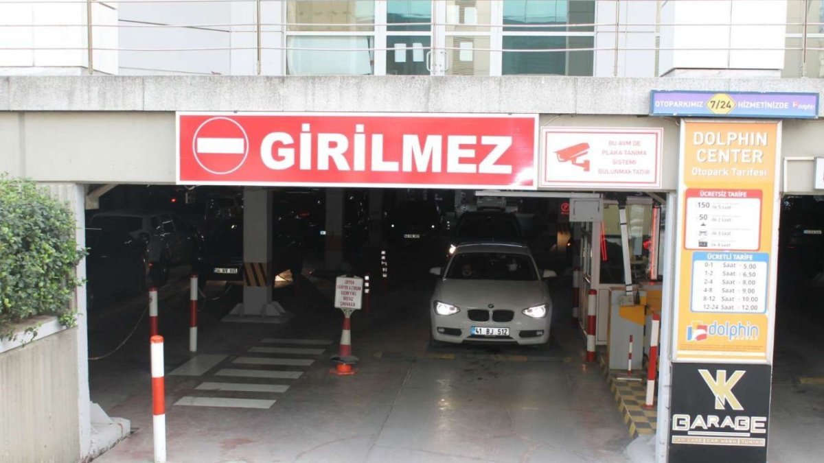 İzmit’te AVM otoparkında cinayet