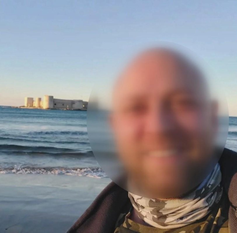 Ankara'da bir şahıs, 2 yıldır saplantılı olduğu eski sevgilisini bıçaklayarak ağır yaraladı.