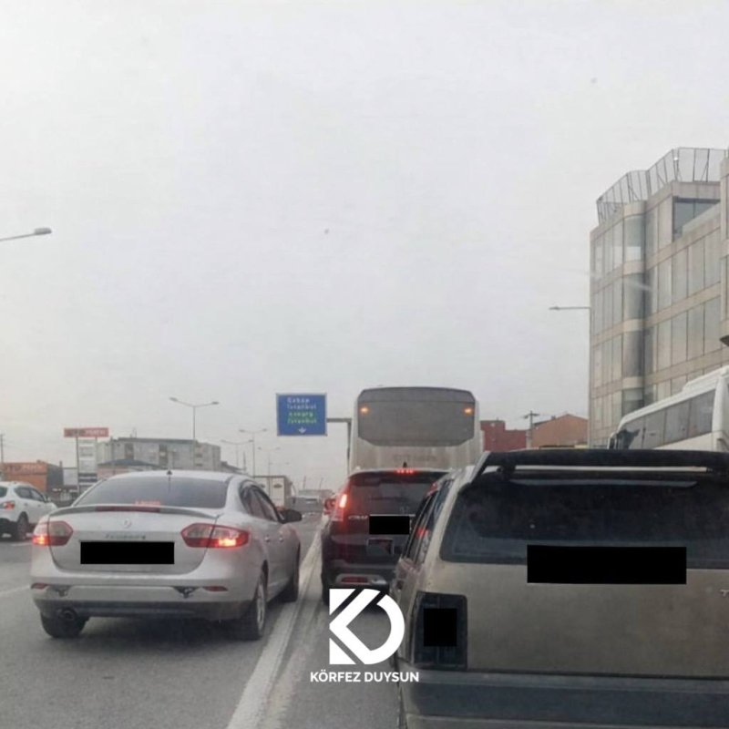 95 Evler Girişi Kilitlendi: Trafik Derince’ye Kadar Uzadı