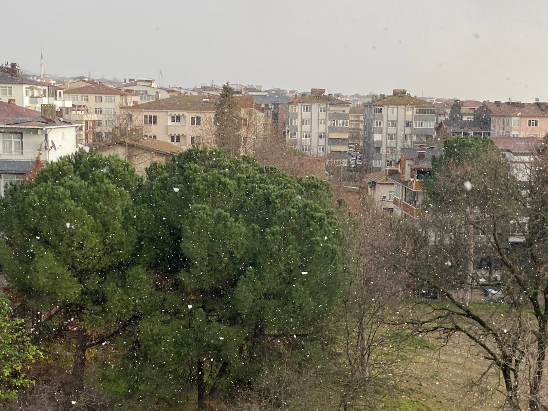 Körfez’de beklenen kar yağışı başladı