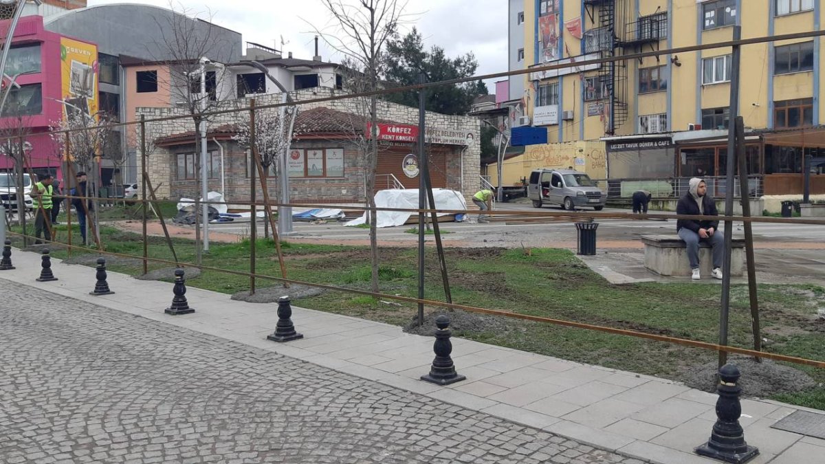 Körfez Kent Konseyi Binası Yıkılıyor