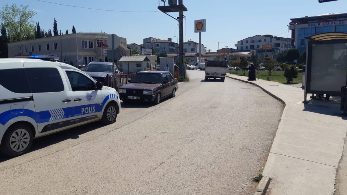 Hastane Önünde Kadın Bıçaklandı