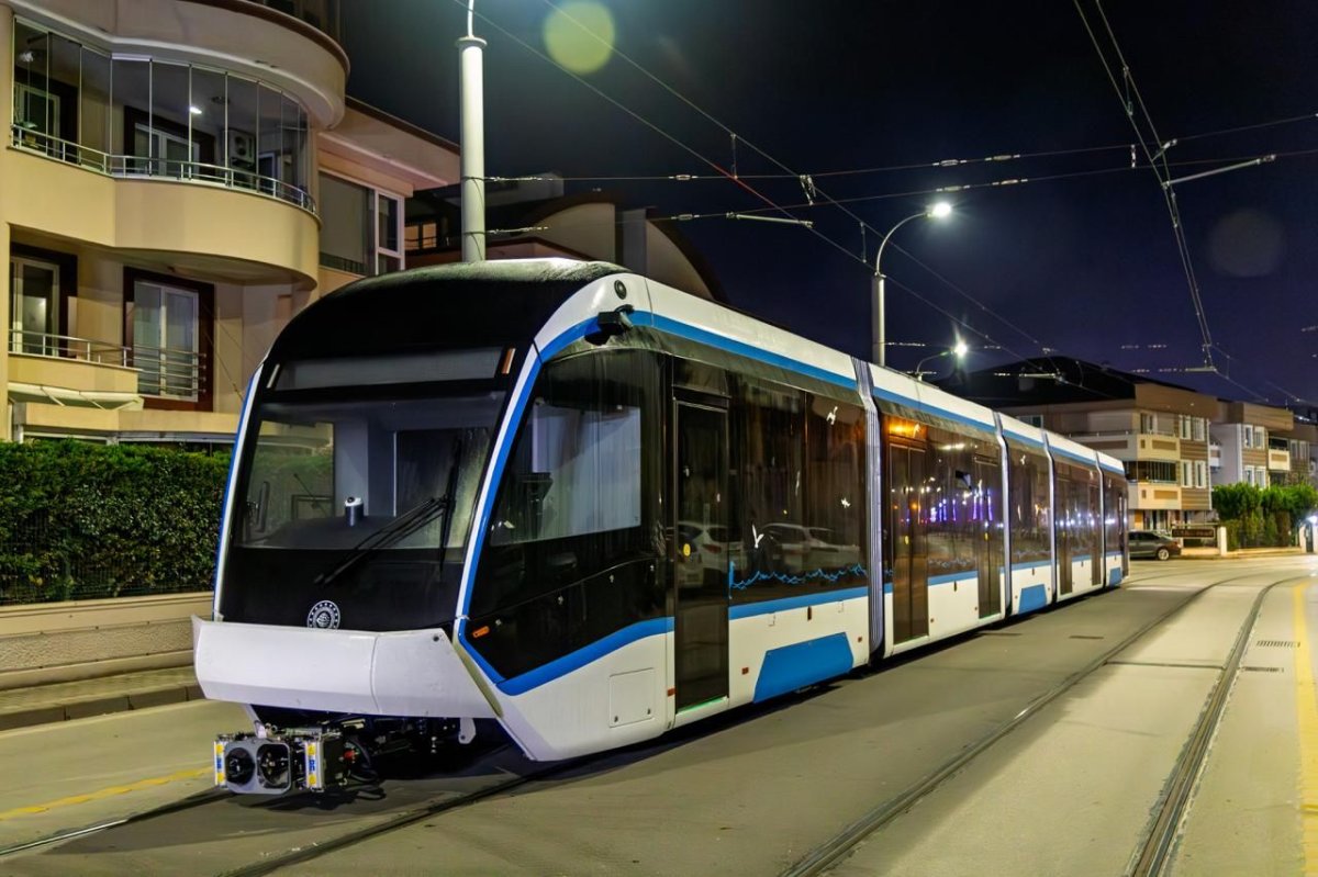 5 tramvayın ilki raylara indi; Raylı sistem güçleniyor, ulaşım çağ atlıyor