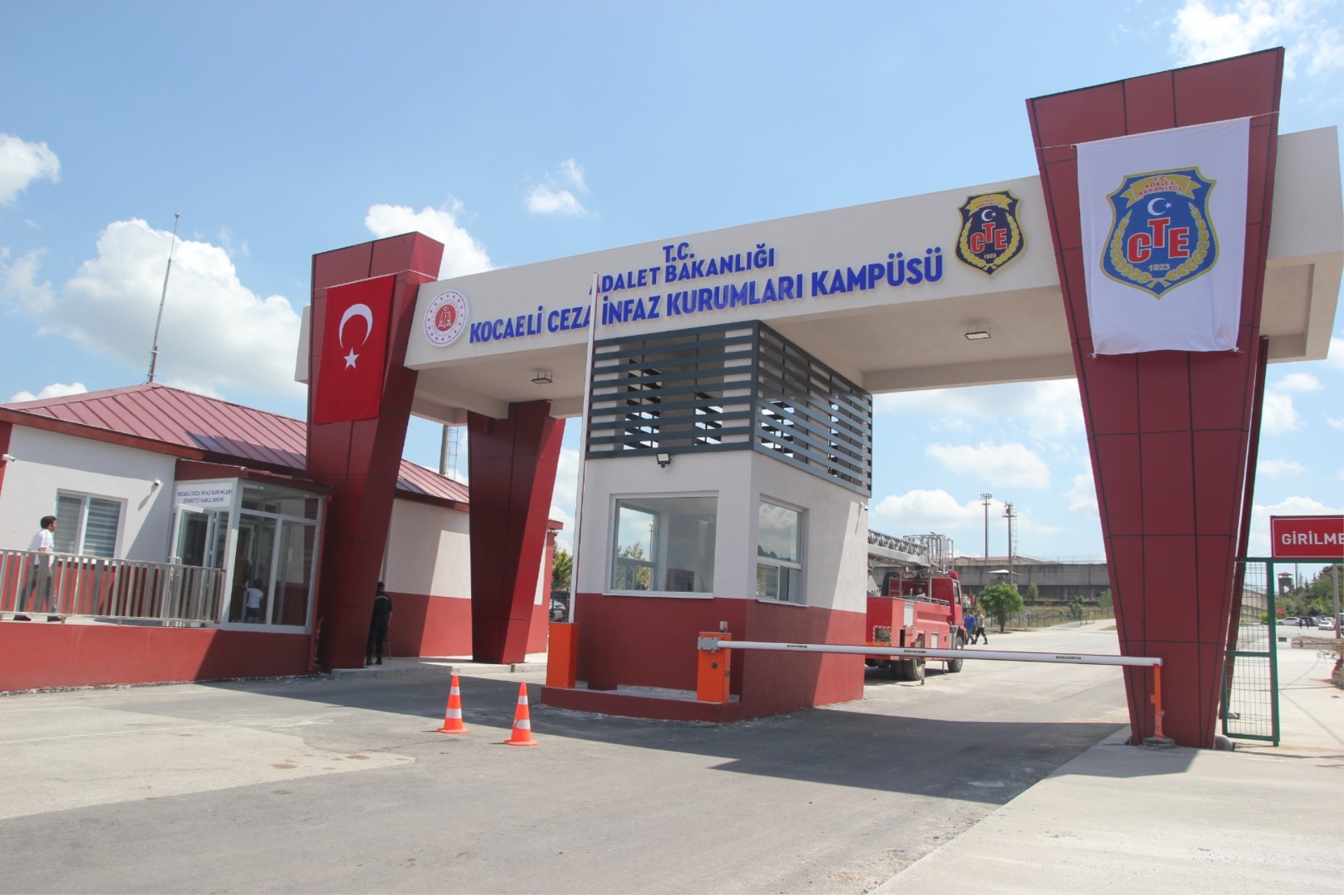 Kandıra Cezaevi’nde Tahliyeler Başladı