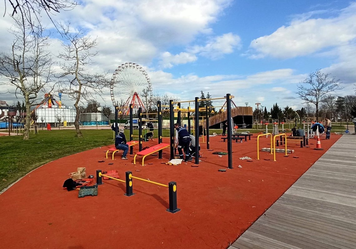 İzmit Millet Bahçesi yeni spor alanlarına kavuştu