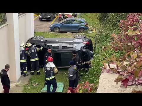 Video - Derince’de Geri Manevra Kazası: Anne ve Kızı Yaralandı